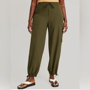 Old Navy Stretch Tech Cargo Joggers women’s M